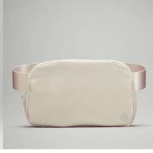Lululemon Everywhere Belt Bag